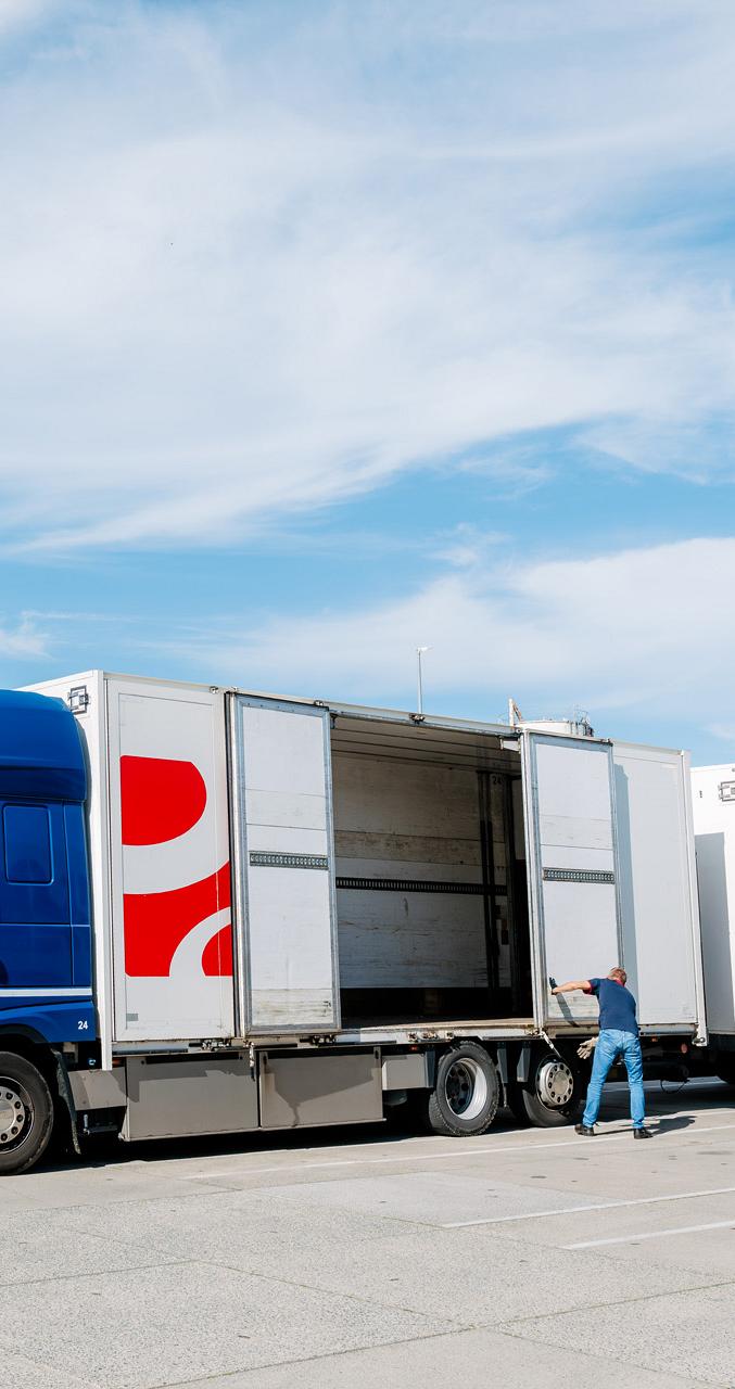 4574 lilian fotografie van dooren transport hillegom fotoshoot 2025 09 19 bewerkt.jpg?1774529757&focus=55.41 82