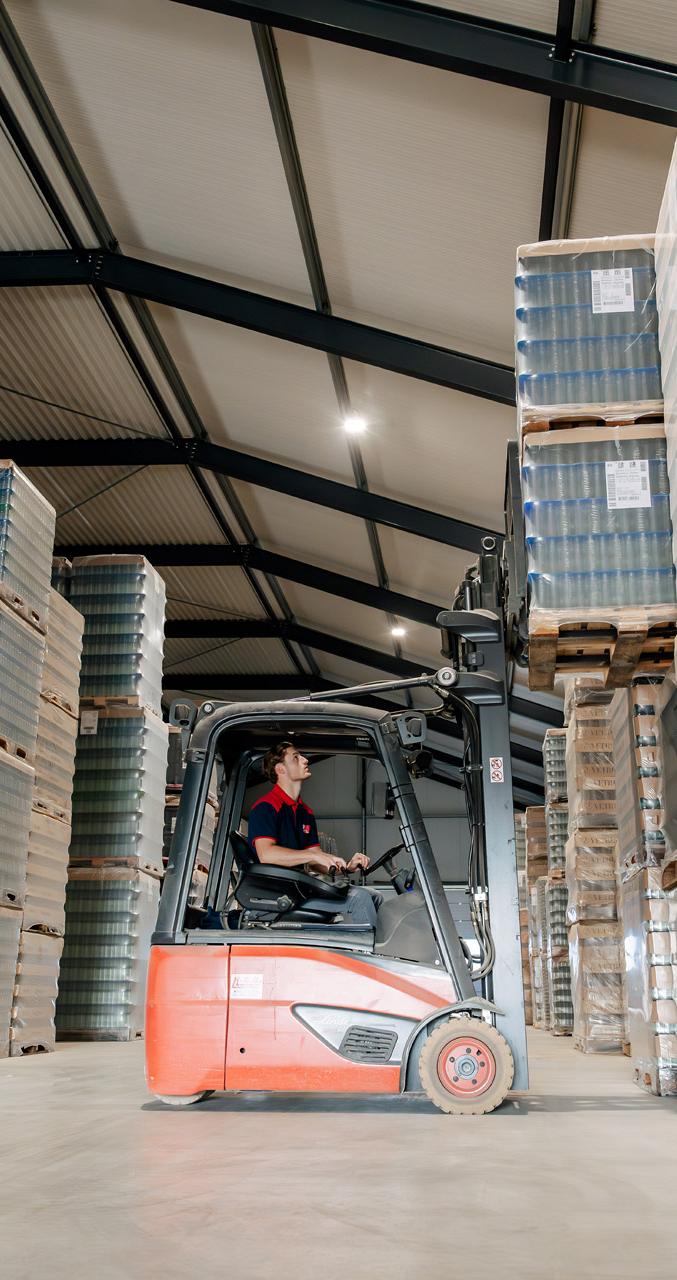 2749 lilian fotografie van dooren logistics lisse fotoshoot 2025 09 19 bewerkt.jpg?1774529652&focus=48.23 69