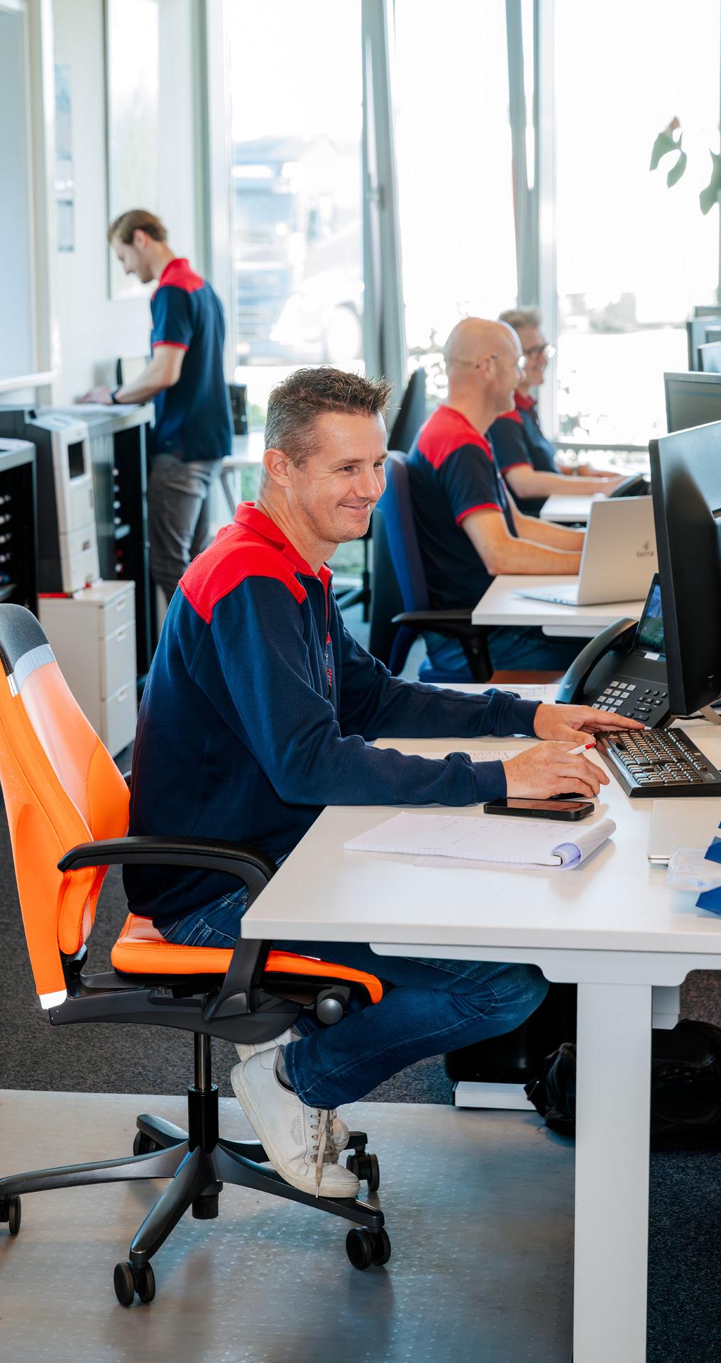 3227 lilian fotografie van dooren transport hillegom fotoshoot 2025 09 19 bewerkt.jpg?1774529707&focus=53.89 35