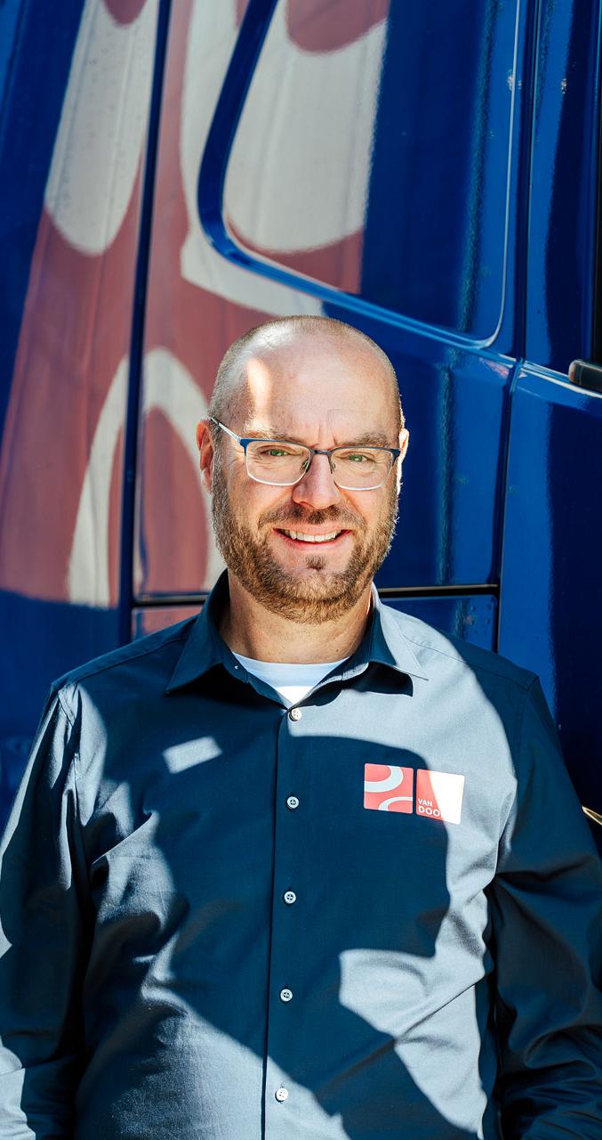 4769 lilian fotografie van dooren transport hillegom fotoshoot 2025 09 19 bewerkt.jpg?1774529708&focus=42.84 45