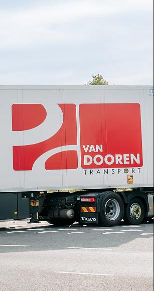 5715 lilian fotografie van dooren transport hillegom fotoshoot 2025 09 19 bewerkt website.jpg?1774529607&focus=55.38 50