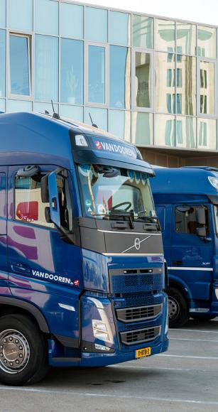 25 4809 lilian fotografie van dooren transport hillegom fotoshoot 2025 09 19 bewerkt.jpg?1774529597&focus=65.91 55