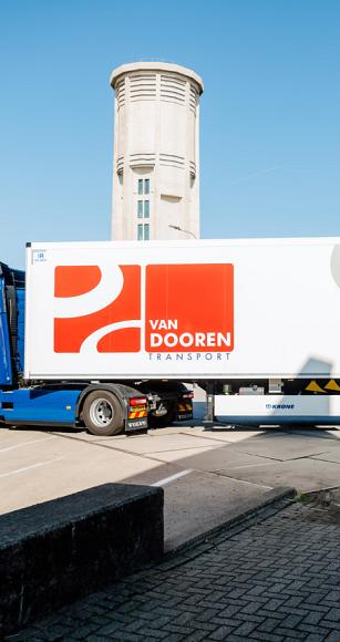 27 3654 lilian fotografie van dooren transport hillegom fotoshoot 2025 09 19 bewerkt(1).jpg?1774529598&focus=38.70 50