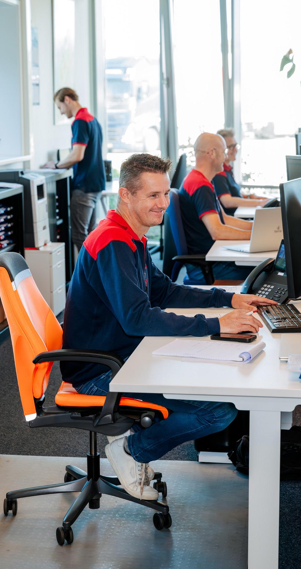 3227 lilian fotografie van dooren transport hillegom fotoshoot 2025 09 19 bewerkt.jpg?1774529757&focus=51.62 47