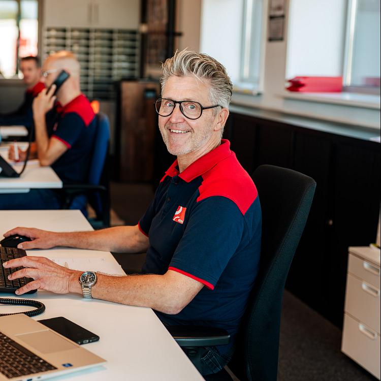 3278 lilian fotografie van dooren transport hillegom fotoshoot 2025 09 19 bewerkt.jpg?1774529773&focus=97.41 50